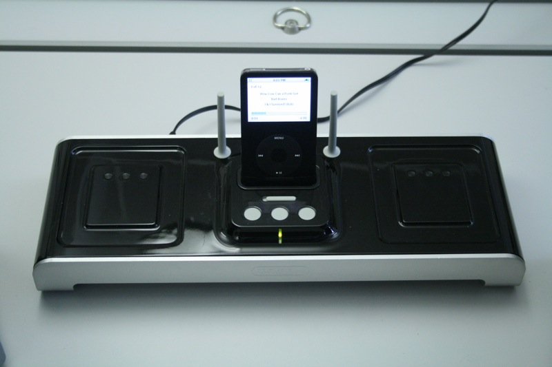 Illustration for article titled Sneak Peek at Griffin's Wireless Evolve iPod Speakers